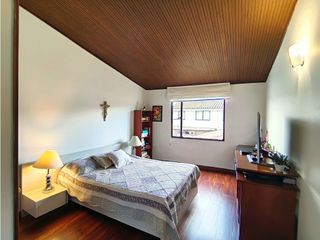 Foto 34 de VENTA CASA PONTEVEDRA BOGOTA