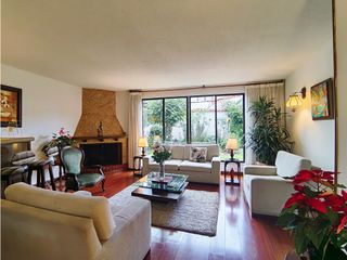 Foto 8 de VENTA CASA PONTEVEDRA BOGOTA