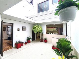 Foto 20 de VENTA CASA PONTEVEDRA BOGOTA