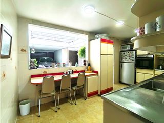 Foto 16 de VENTA CASA PONTEVEDRA BOGOTA