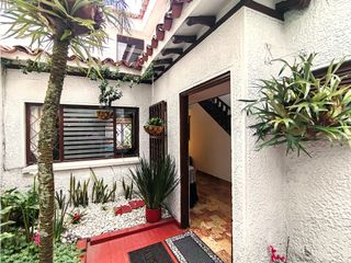 Foto 3 de VENTA CASA PONTEVEDRA BOGOTA