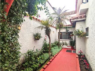 Foto 2 de VENTA CASA PONTEVEDRA BOGOTA