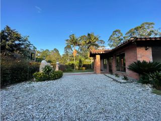 Foto 2 de Casa campestre en exclusiva parcelación Llano Grande