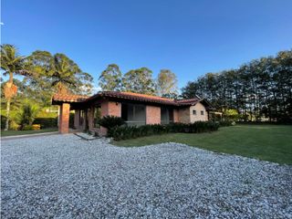 Foto 3 de Casa campestre en exclusiva parcelación Llano Grande