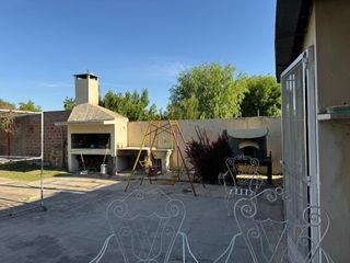 Foto 2 de Casa en venta con un terreno de 1732 m² Gualeguaychú