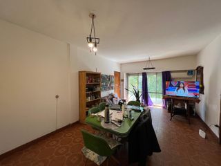 Foto 7 de Dos departamentos, locales comerciales y cochera en Venta en Bernal