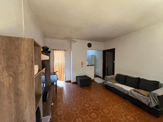 Foto 18 de Dos departamentos, locales comerciales y cochera en Venta en Bernal