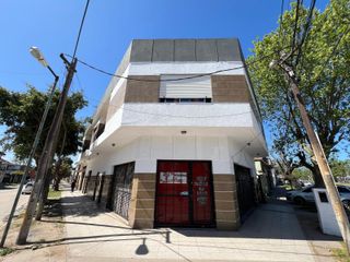 Foto 1 de Dos departamentos, locales comerciales y cochera en Venta en Bernal