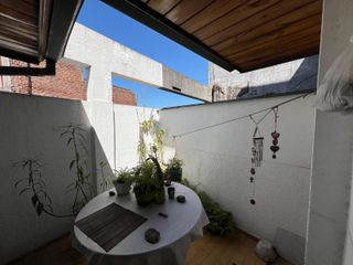 Foto 16 de Dos departamentos, locales comerciales y cochera en Venta en Bernal