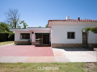 Foto 38 de Casa con amplio terreno y piscina en calle Blas Parera
