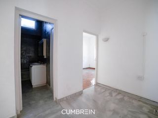 Foto 20 de Casa con amplio terreno y piscina en calle Blas Parera