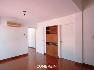 Foto 8 de Casa con amplio terreno y piscina en calle Blas Parera