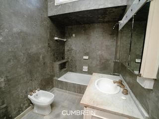 Foto 25 de Casa con amplio terreno y piscina en calle Blas Parera
