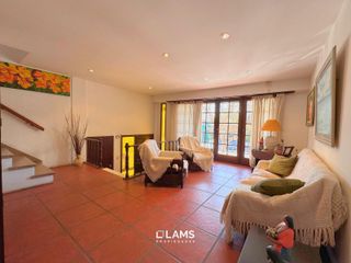 Foto 1 de Chalet 4 ambientes en Venta - Barrio Chauvin.  APTO CRÉDITO