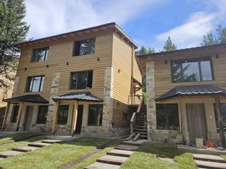 Foto 11 de VENTA Departamento a estrenar, 85m2, cochera, parque privado UF 10 excelente calidad Villa La Angostura
