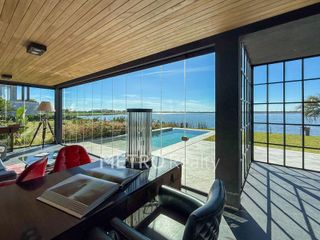 Foto 8 de Casa en venta al lago central con 5 habitaciones en Marinas, Puertos