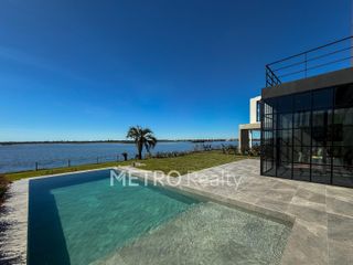 Foto 11 de Casa en venta al lago central con 5 habitaciones en Marinas, Puertos
