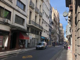 Foto 3 de Deposito de 877 M2 con atención al público y oficinas en Alquiler sin expensas, Monserrat