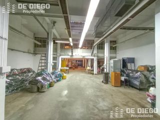 Foto 1 de Deposito de 877 M2 con atención al público y oficinas en Alquiler sin expensas, Monserrat