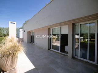 Foto 20 de Moderna casa en venta en La Campiña Barrio Privado