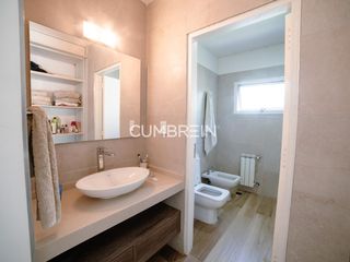 Foto 26 de Moderna casa en venta en La Campiña Barrio Privado