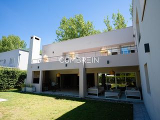 Foto 50 de Moderna casa en venta en La Campiña Barrio Privado