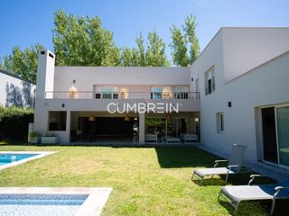 Foto 15 de Moderna casa en venta en La Campiña Barrio Privado