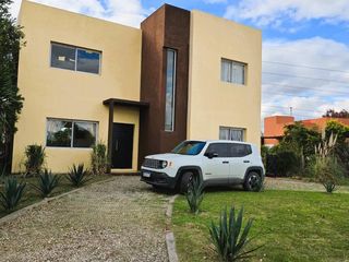 Foto 4 de OPORTUNIDAD. 3 DORMITORIOS. PILETA. BARRIO ESCRITURABLE.