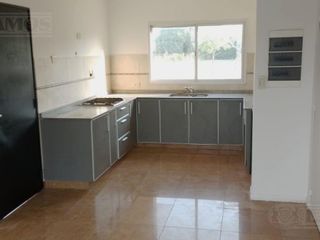 Foto 5 de OPORTUNIDAD. 3 DORMITORIOS. PILETA. BARRIO ESCRITURABLE.