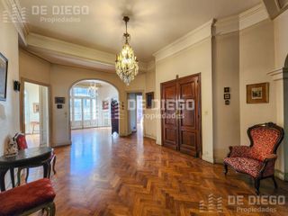 Foto 1 de Departamento estilo frances de 7 ambientes en venta   a pocos metros de Plaza San Martin, en Retiro