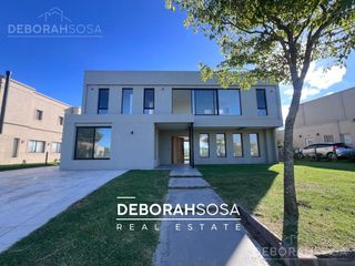 Foto 2 de Casa en  Venta  4 ambientes  con Pileta  Puertos Escobar Zona Norte