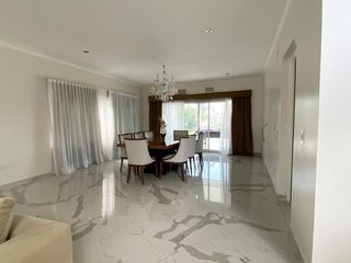 Foto 10 de Venta Casa Al Rio en El Yacht Nordelta Tigre