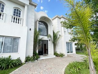 Foto 6 de Venta Casa Al Rio en El Yacht Nordelta Tigre