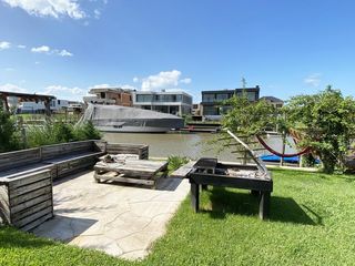 Foto 46 de Venta Casa Al Rio en El Yacht Nordelta Tigre