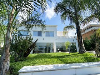 Foto 3 de Venta Casa Al Rio en El Yacht Nordelta Tigre