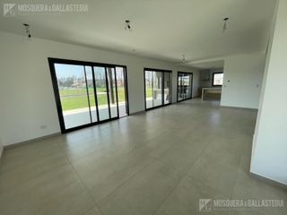 Foto 8 de Casa en venta en  Chateau