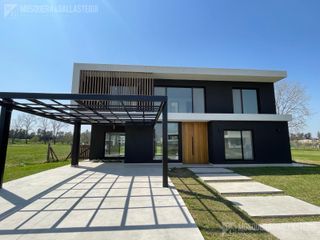 Foto 1 de Casa en venta en  Chateau