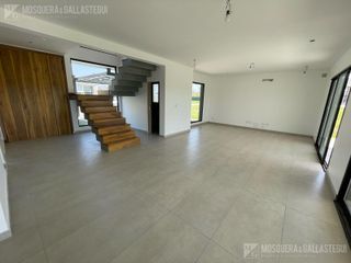 Foto 7 de Casa en venta en  Chateau