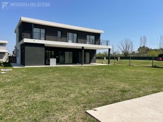 Foto 33 de Casa en venta en  Chateau