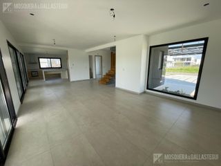 Foto 9 de Casa en venta en  Chateau