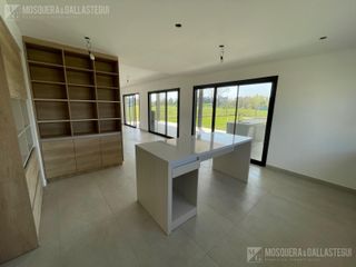 Foto 11 de Casa en venta en  Chateau