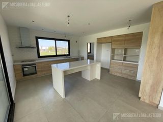 Foto 12 de Casa en venta en  Chateau