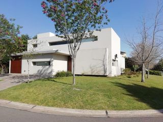 Foto 1 de Casa  en Venta 3 dorm. en Las Glorietas, Nordelta, Tigre