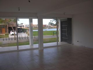 Foto 8 de Venta Casa a Estrenar 6 Ambientes Los Lagos Nordelta Tigre