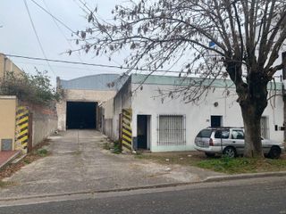 Foto 3 de Depósito en Venta en la localidad de   Los Hornos 1723 mts cub