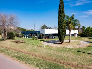 Foto 2 de Venta Casa - Puerto Roldan - Barrio Privado