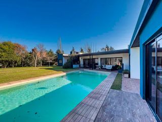 Foto 1 de Venta Casa - Puerto Roldan - Barrio Privado