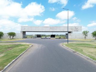 Foto 15 de Terreno con frente Sur y fondo al reservorio en Vida Club de Campo - 110