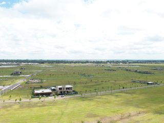 Foto 10 de Terreno con frente Sur y fondo al reservorio en Vida Club de Campo - 110