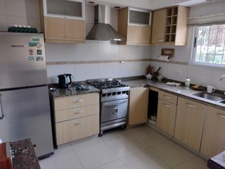 Foto 8 de Venta | Casa 4 Ambientes | Pileta y Quincho
